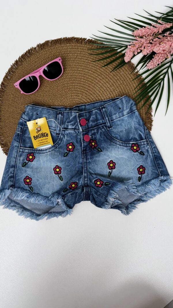 Short Jeans Infantil com Bordados - Imagem 2