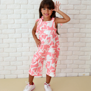 Macacão Infantil Corações Rosa